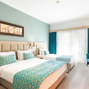 https://aqua-fantasy-aquapark-hotel-spa.kusadasihotels.org